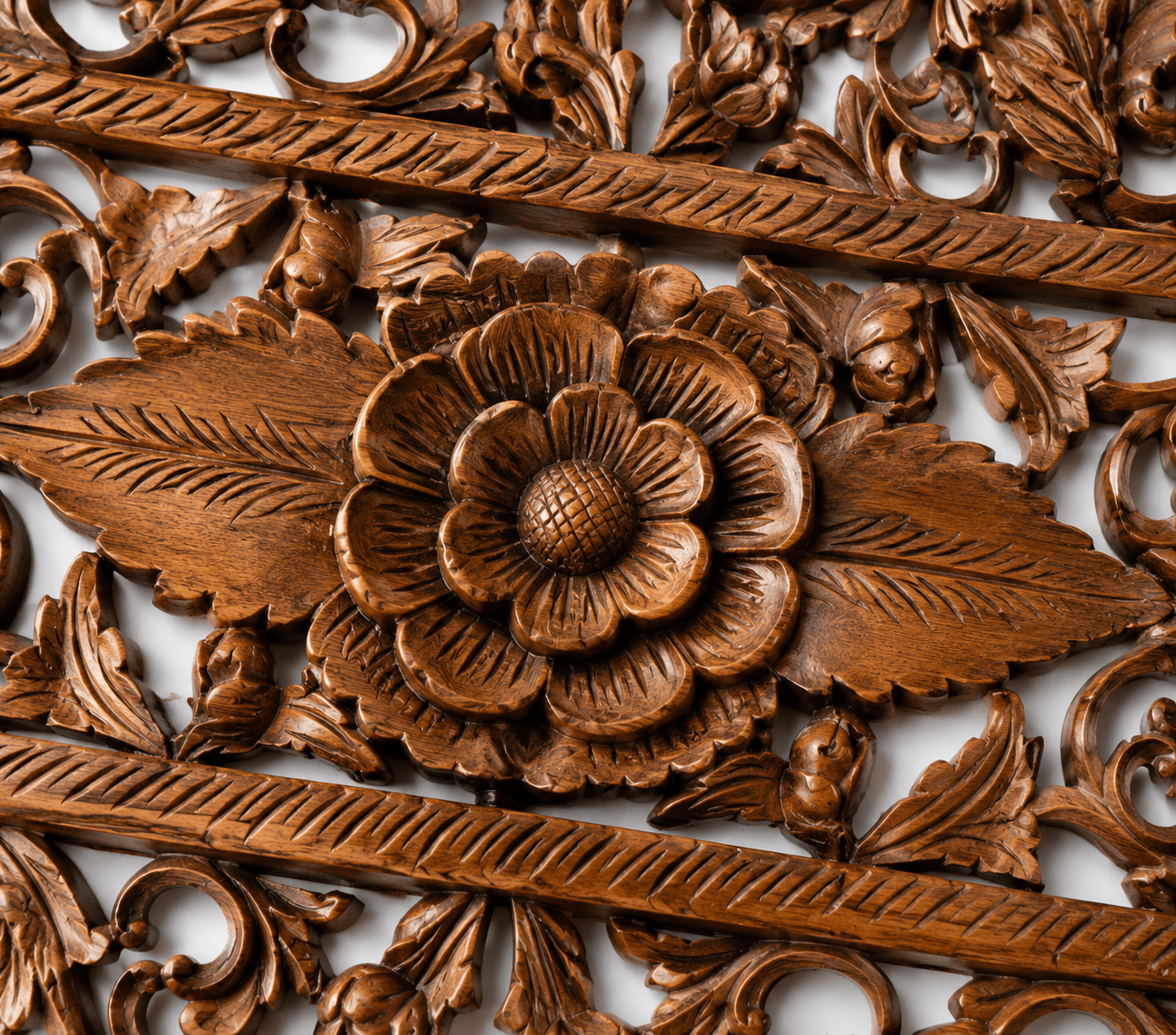 Roya Carve - Wooden Arts